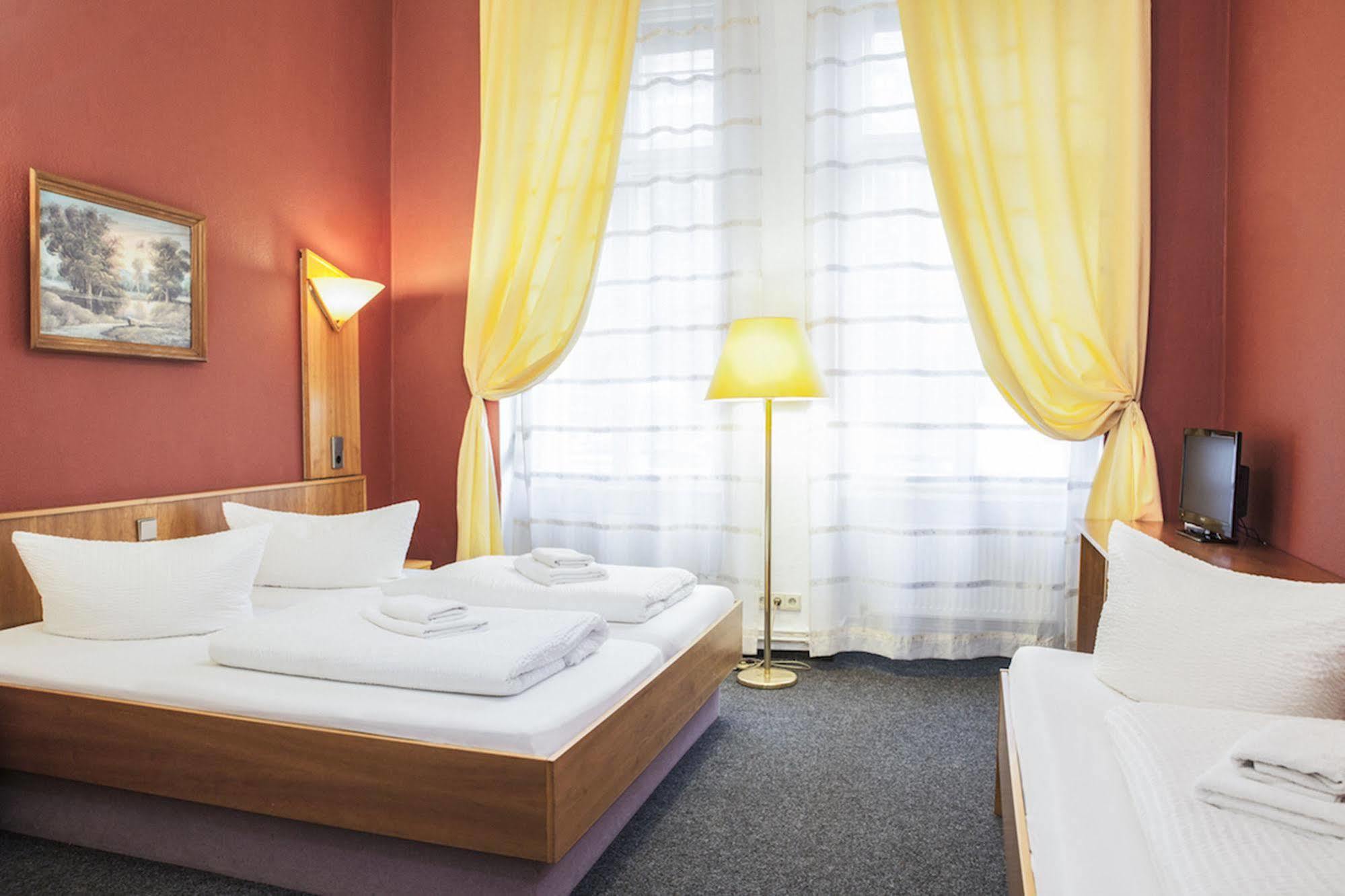 Hotel Pension Insor Berlin Luaran gambar