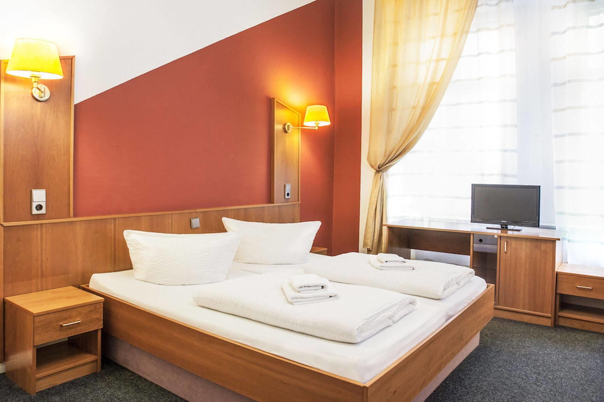 Hotel Pension Insor Berlin Luaran gambar