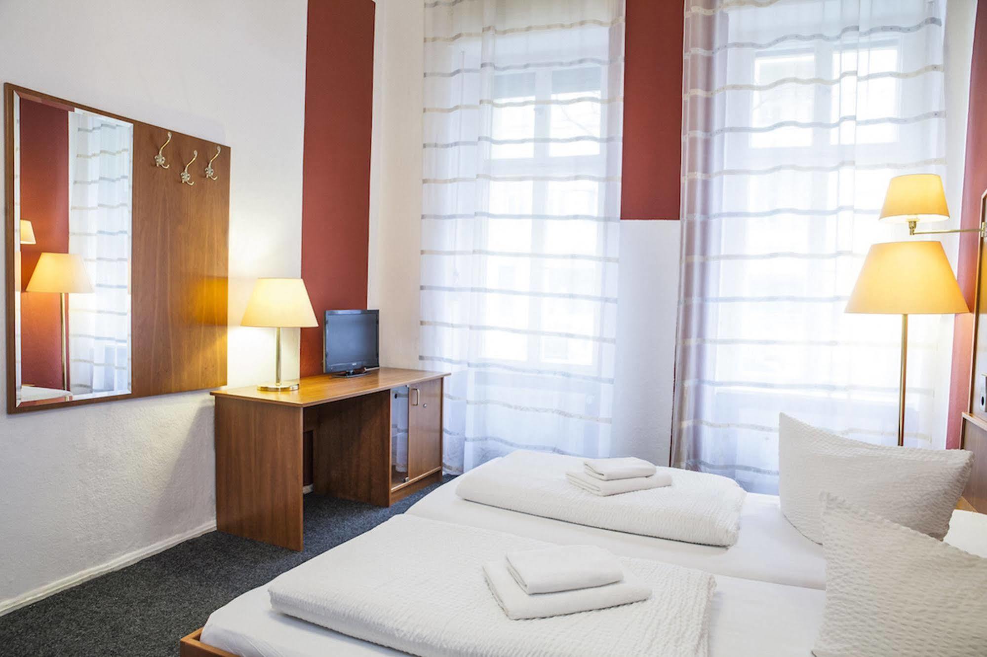 Hotel Pension Insor Berlin Luaran gambar