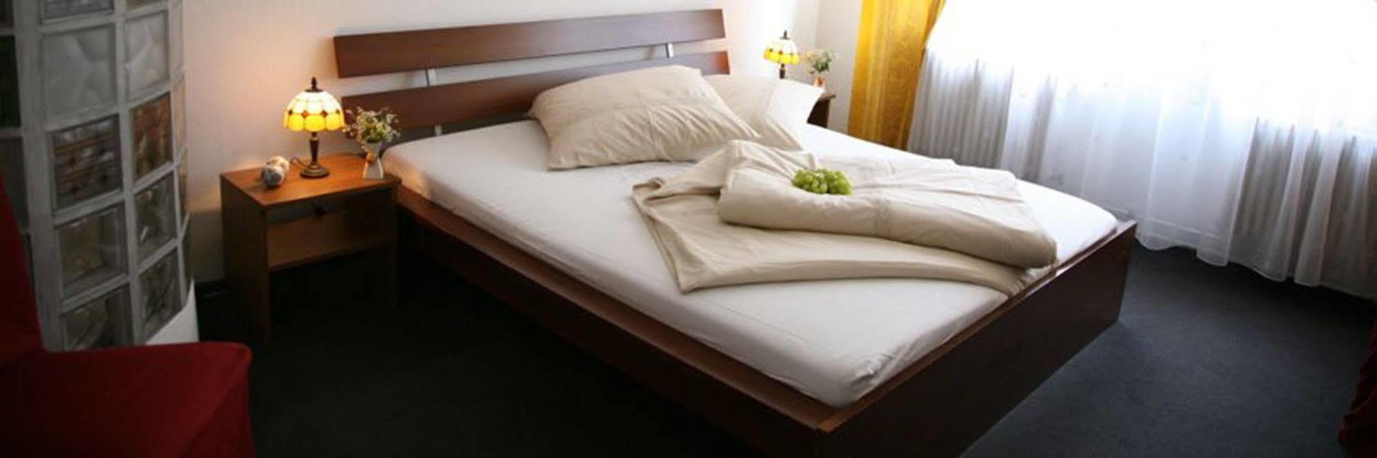 Hotel Pension Insor Berlin Luaran gambar