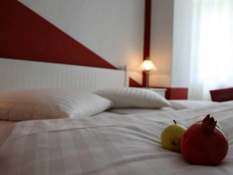 Hotel Pension Insor Berlin Luaran gambar